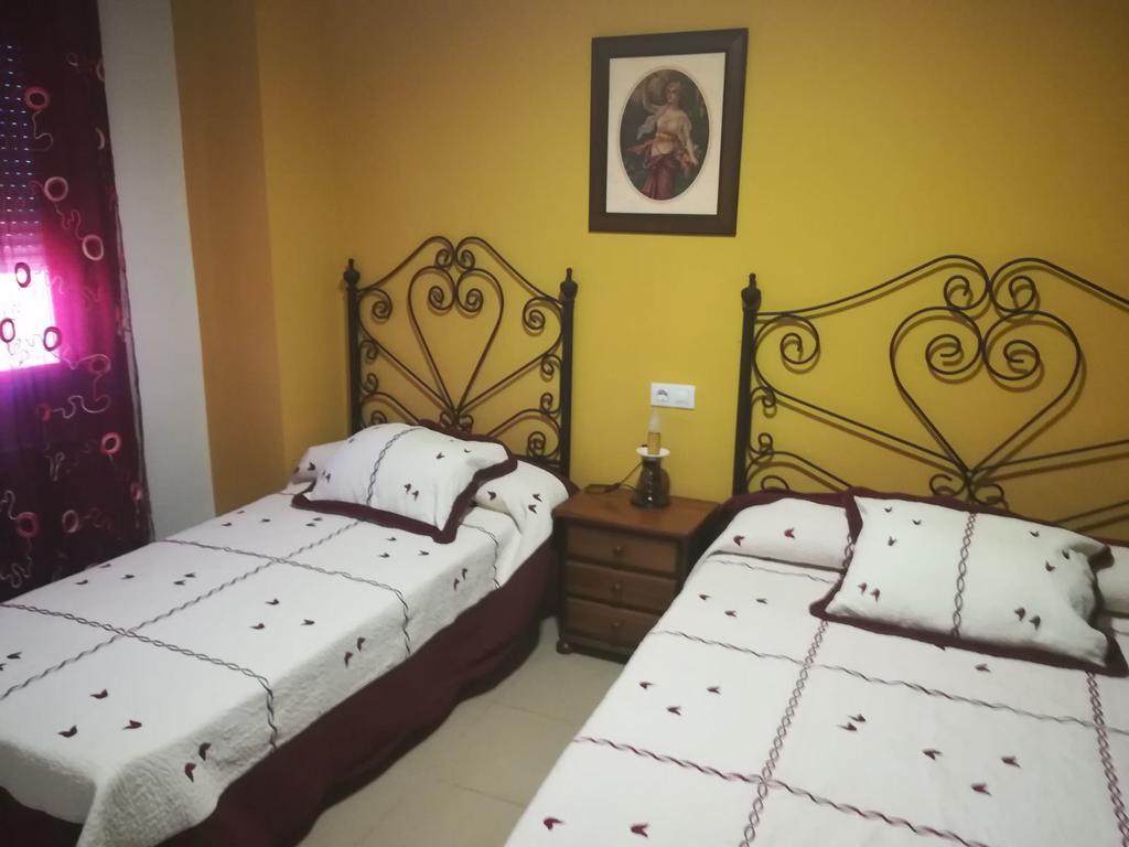 Hostal Cañamares エクステリア 写真